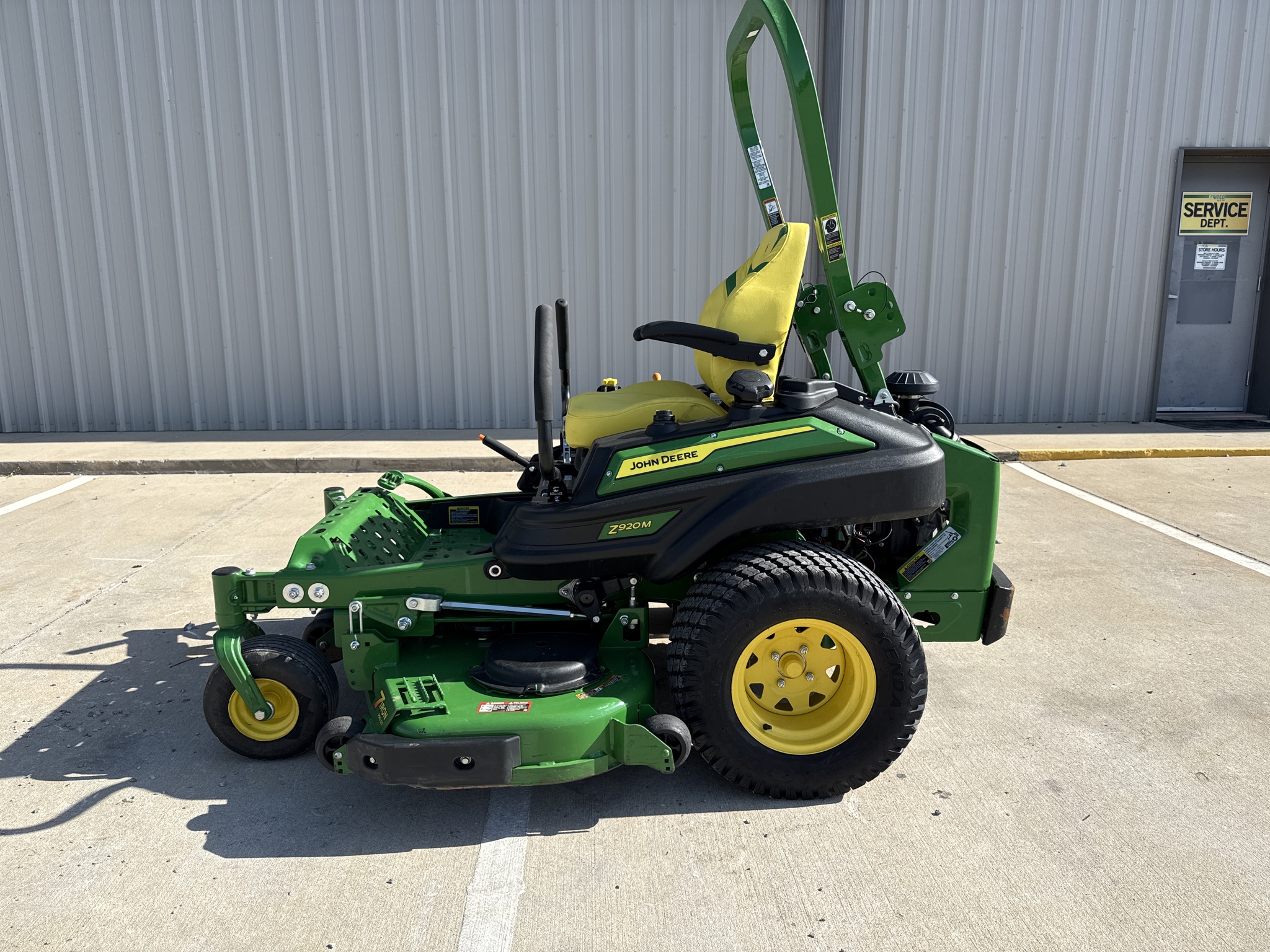 2024 John Deere Z920M Image 1