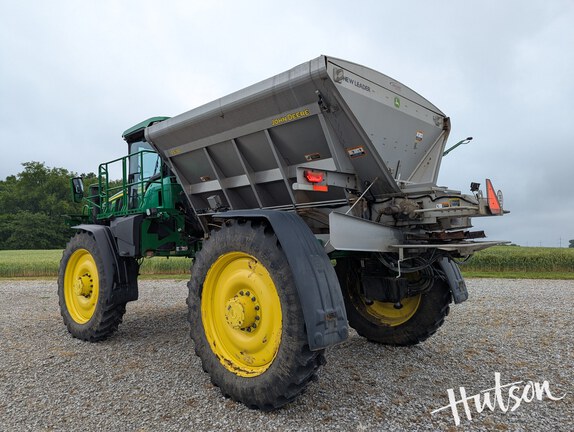 Photo of 2023 John Deere 600R