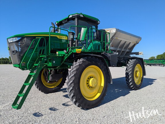 Photo of 2023 John Deere 600R