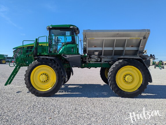 Photo of 2023 John Deere 600R