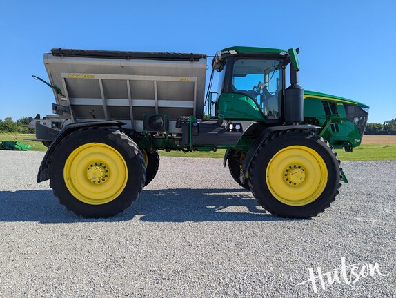 Photo of 2023 John Deere 600R
