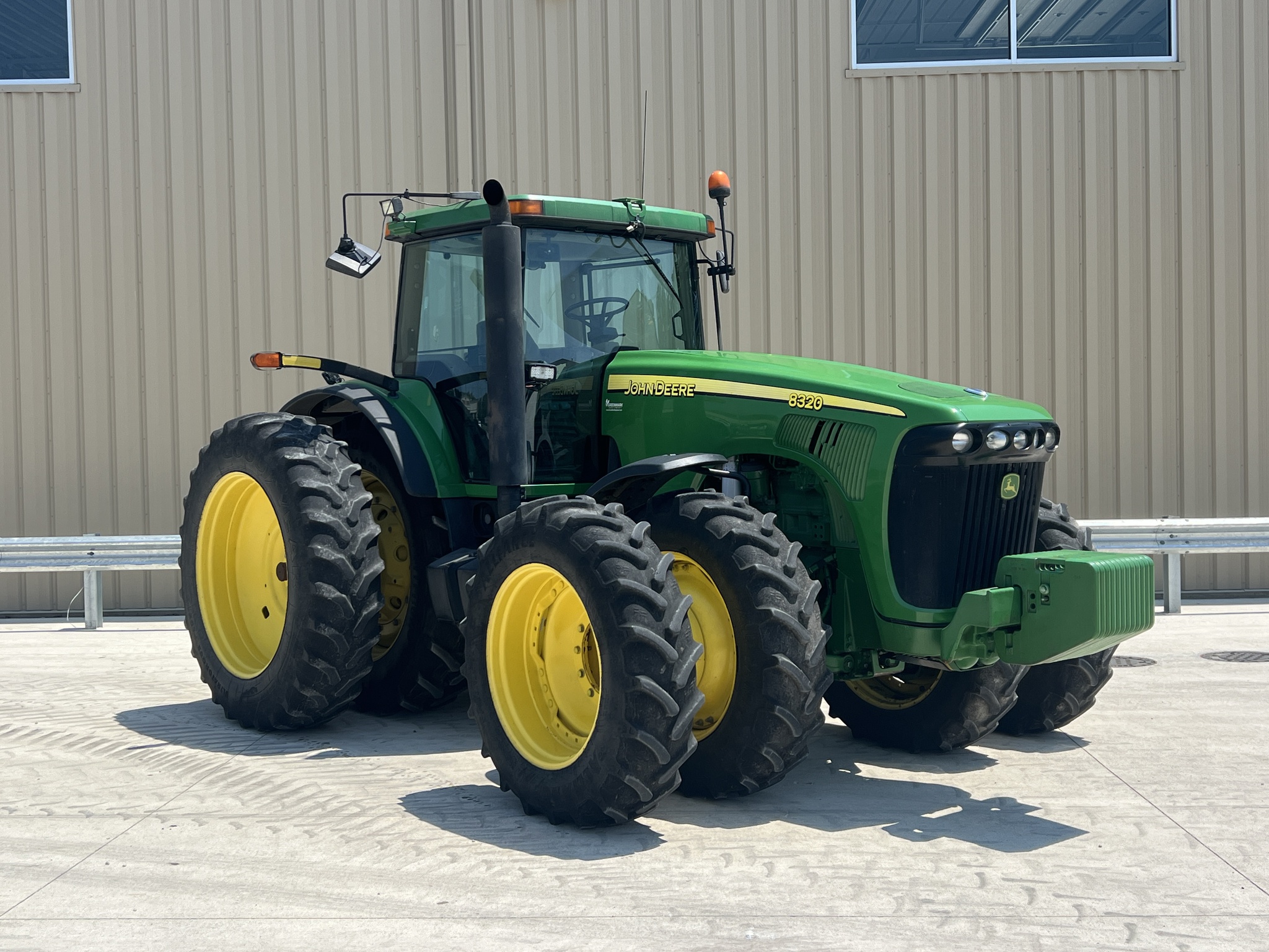2004 John Deere 8320 Image 1