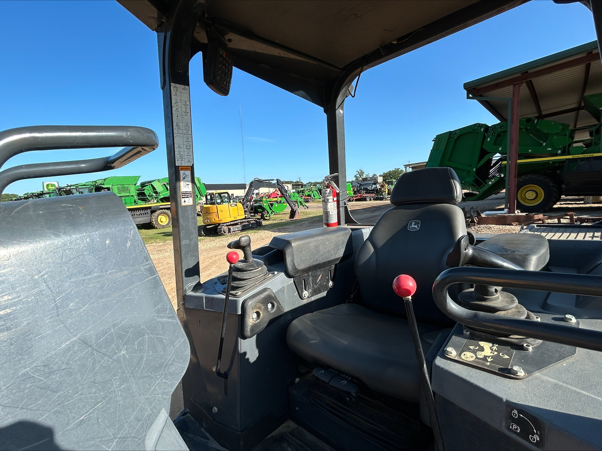 2021 John Deere 450K Image 7