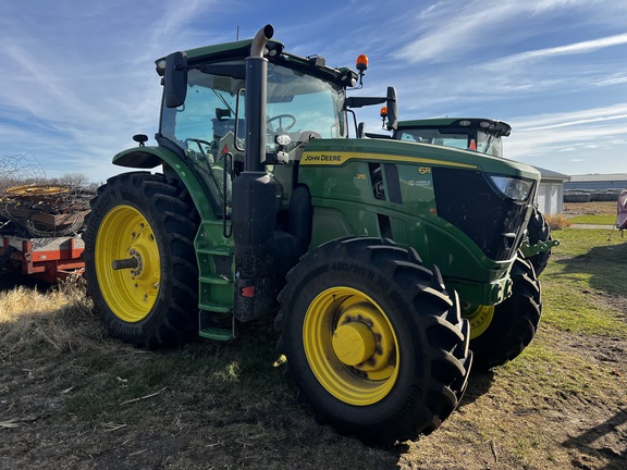 2025 John Deere 6R 215 - Photo7