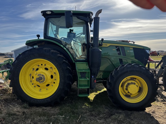 2025 John Deere 6R 215 - Photo6