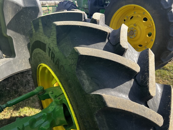 2025 John Deere 6R 215 - Photo9