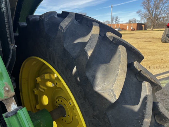 2025 John Deere 6R 215 - Photo14