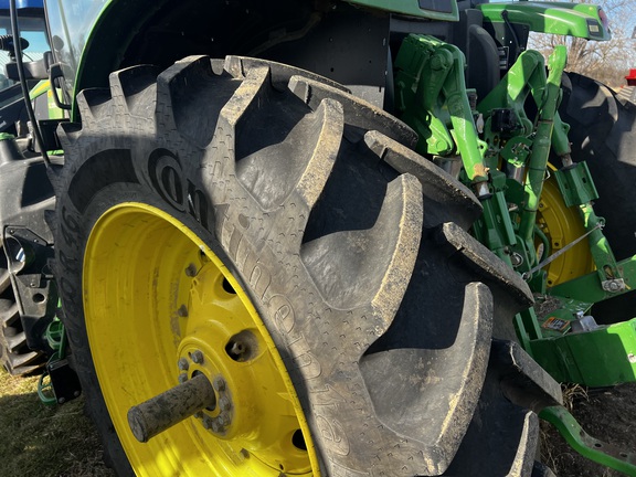 2025 John Deere 6R 215 - Photo15