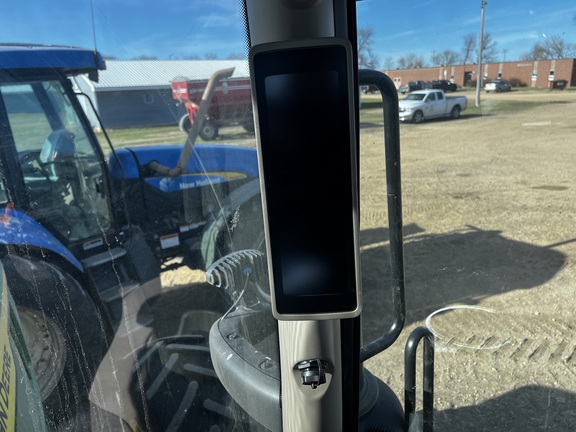 2025 John Deere 6R 215 - Photo25