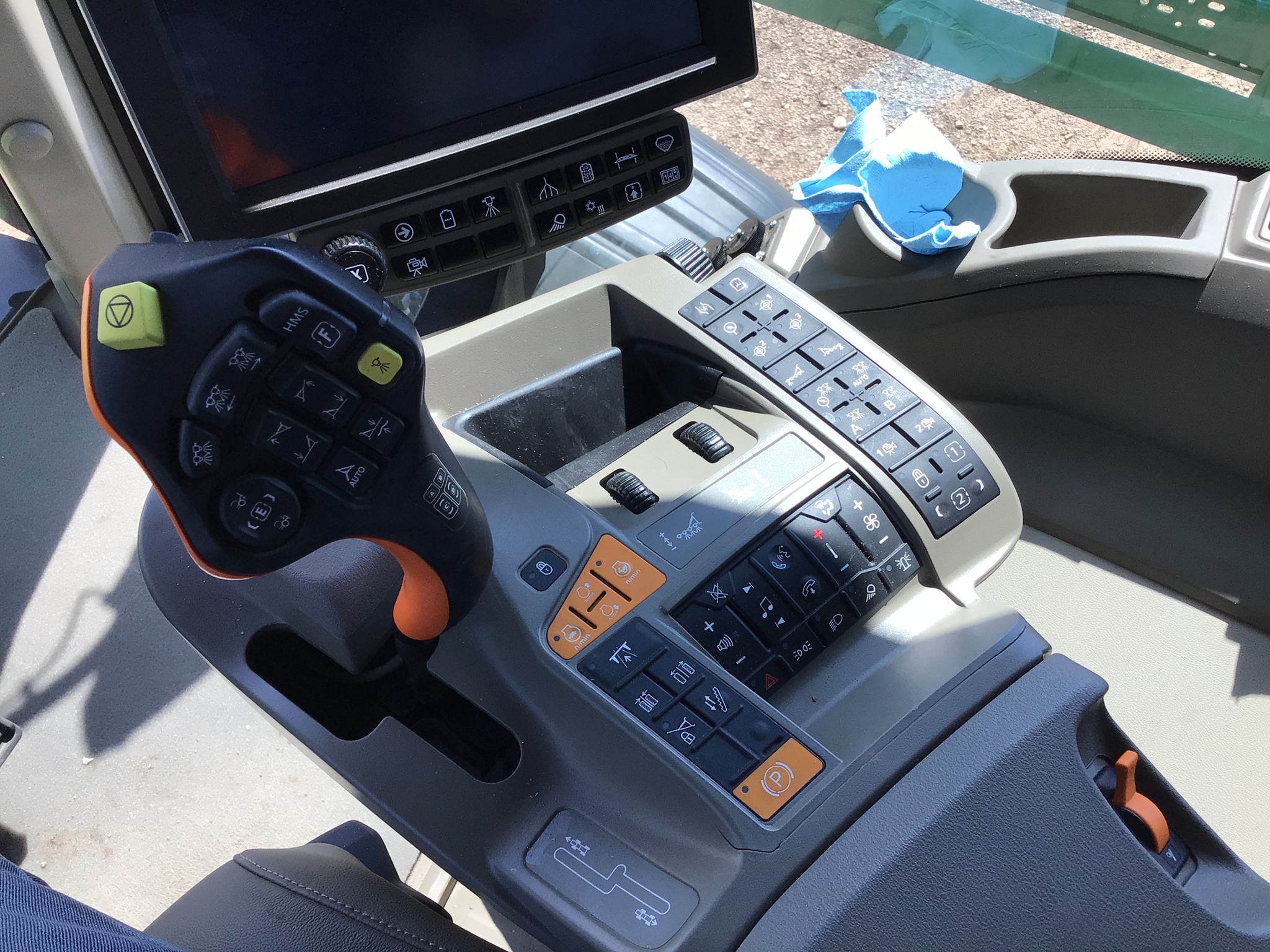 2022 John Deere 408R Image 22