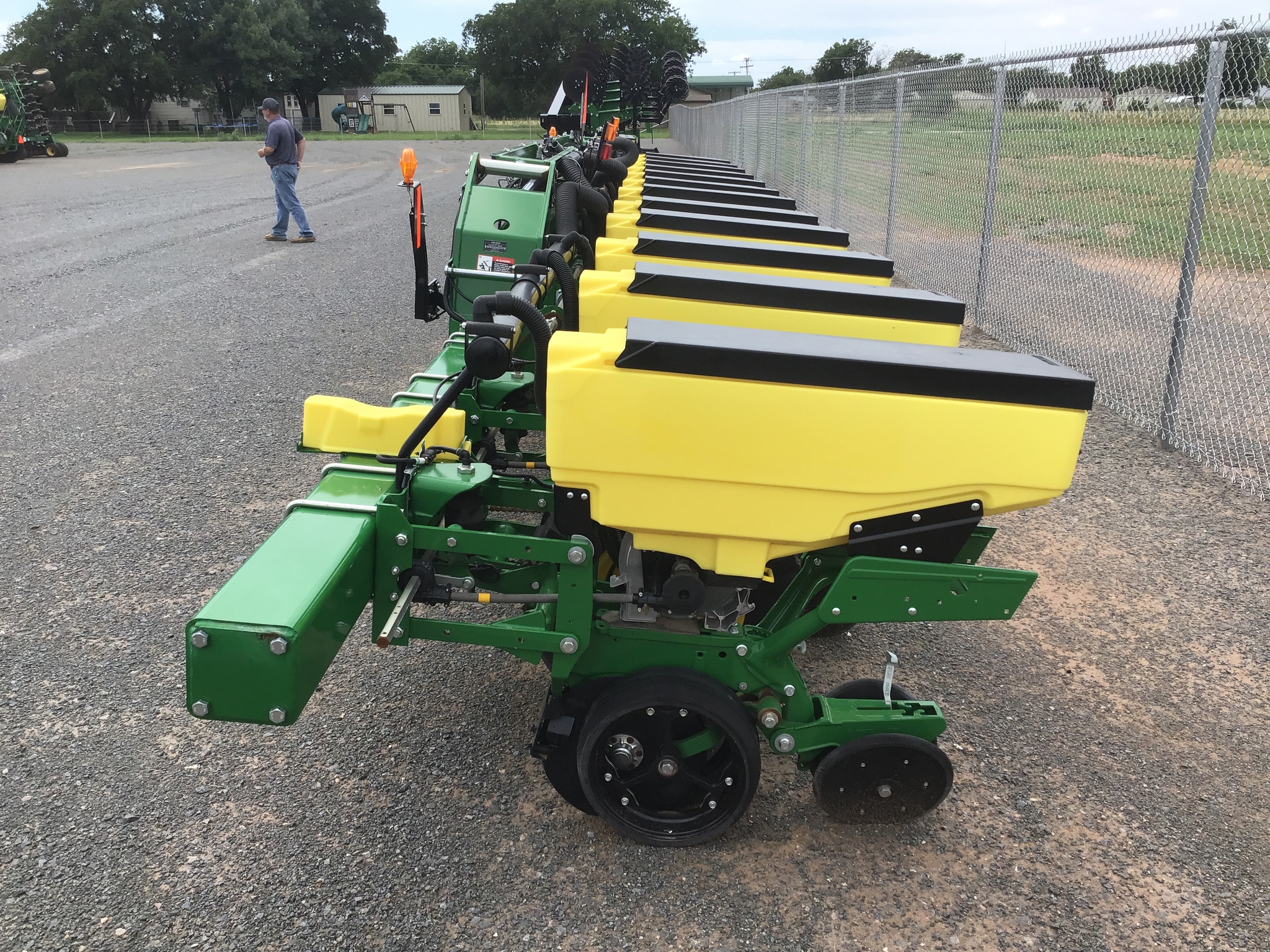 2024 John Deere 1725 Image 4