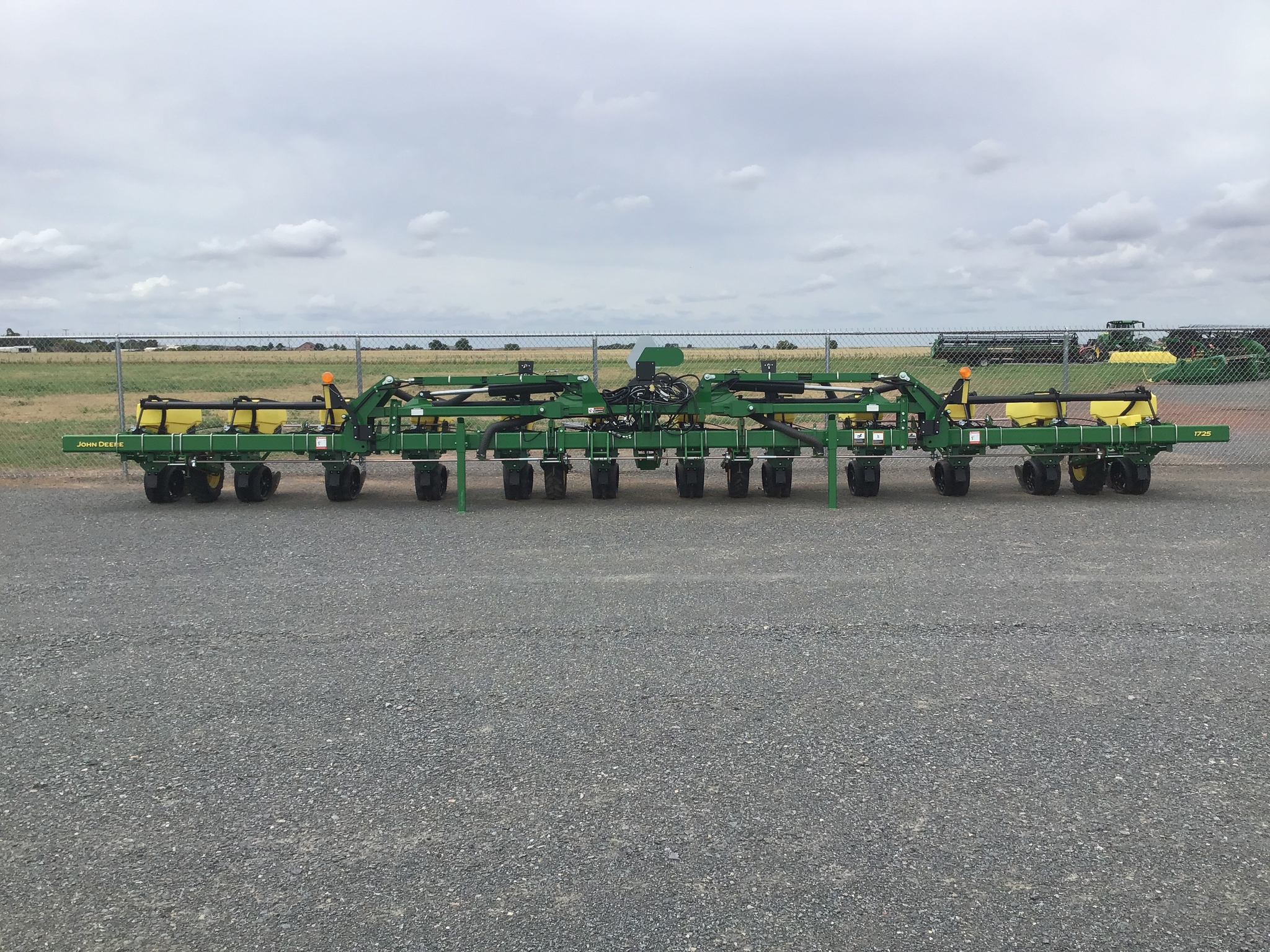 2024 John Deere 1725 Image 6