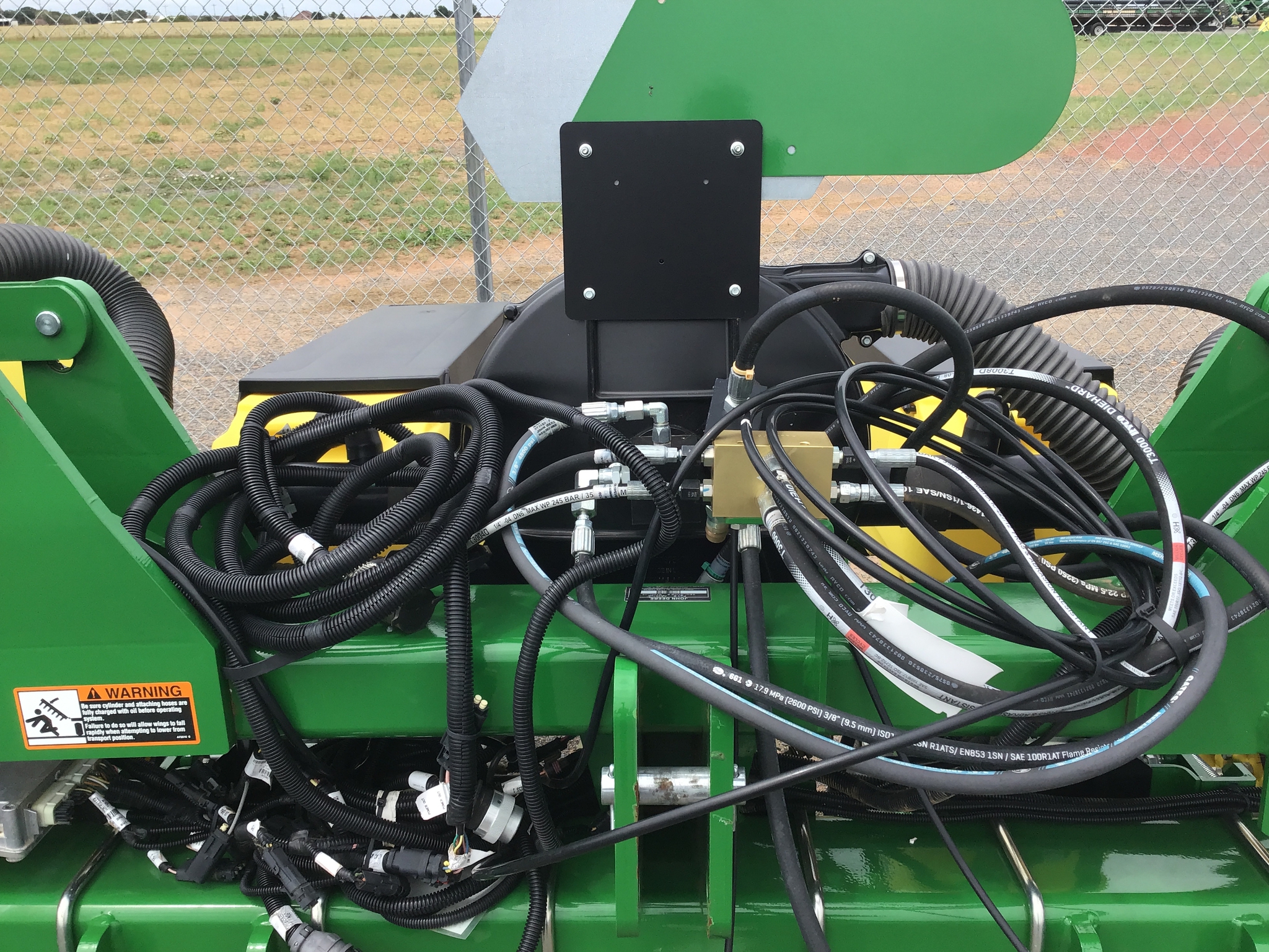 2024 John Deere 1725 Image 8