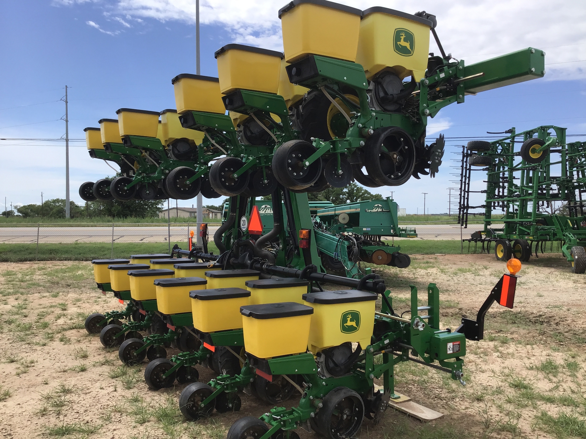 2024 John Deere 1725 Image 6