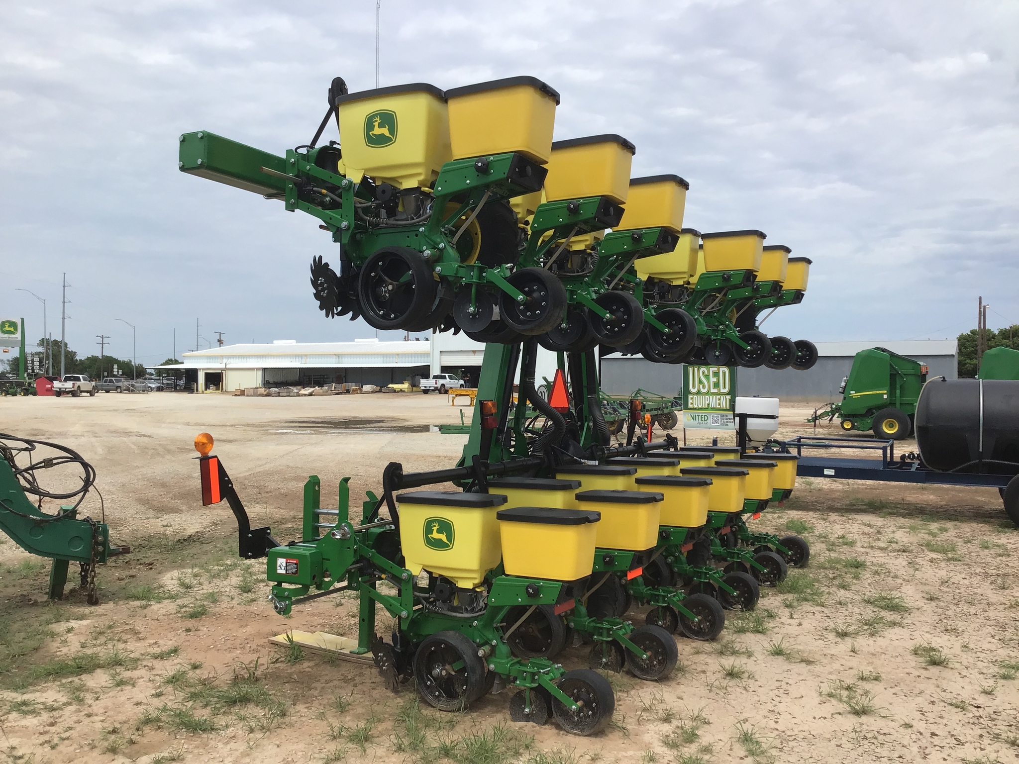 2024 John Deere 1725 Image 1