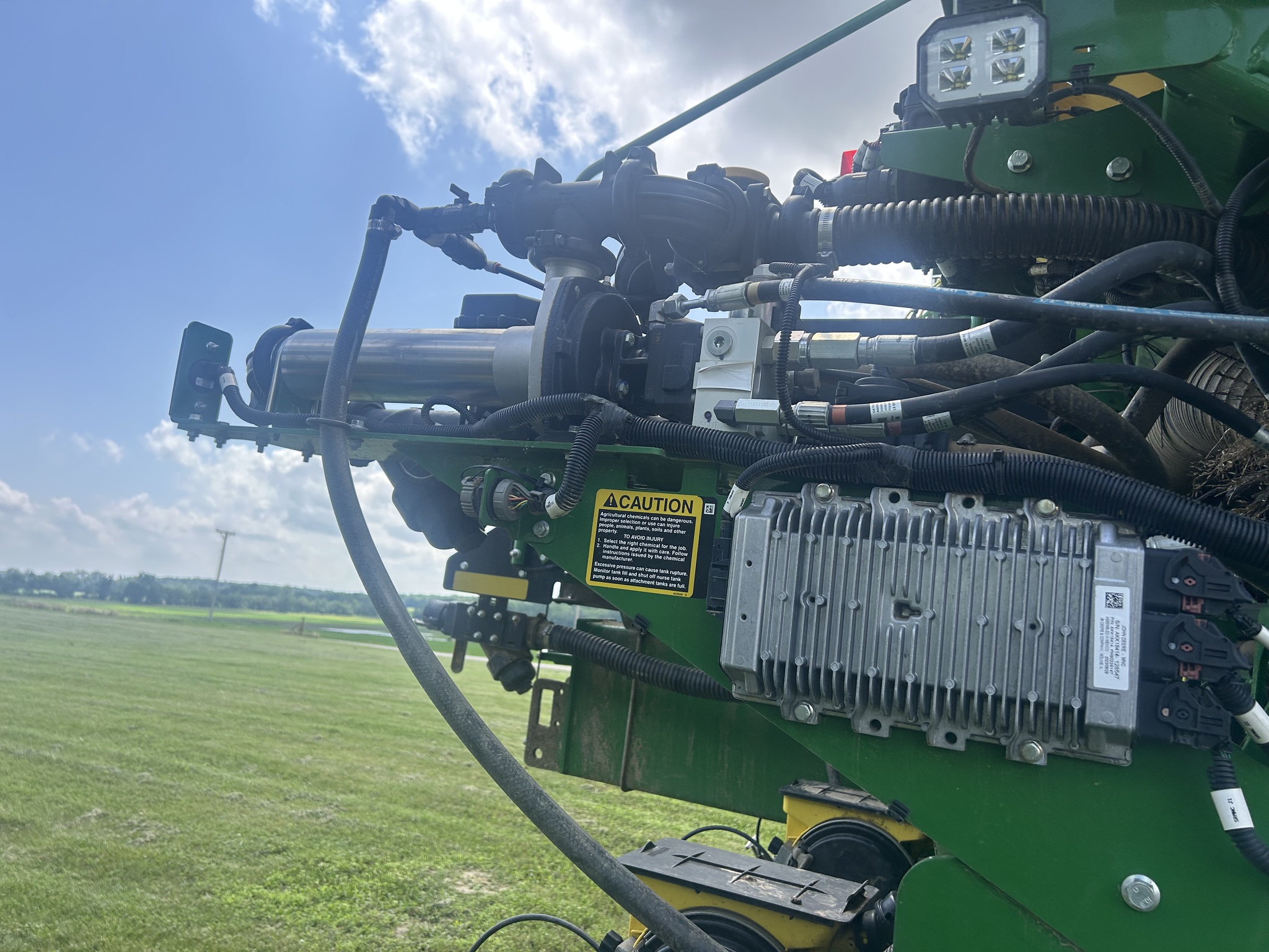 2023 John Deere 1775NT Image 4