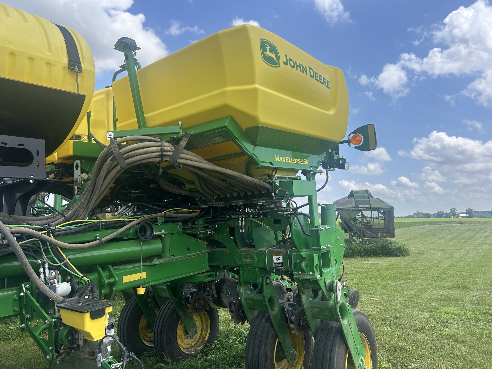 2023 John Deere 1775NT Image 10