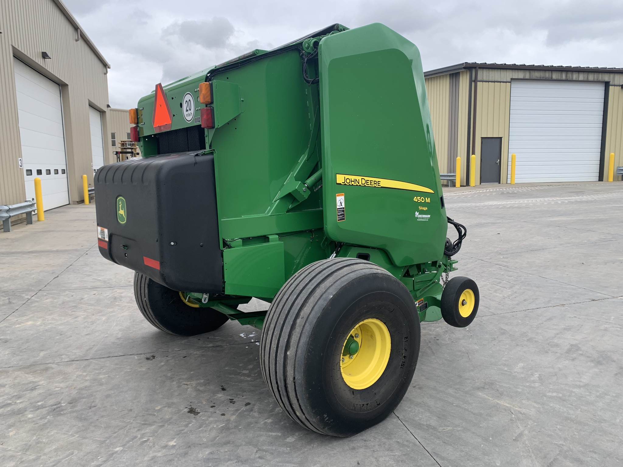 2021 John Deere 450M Image 3