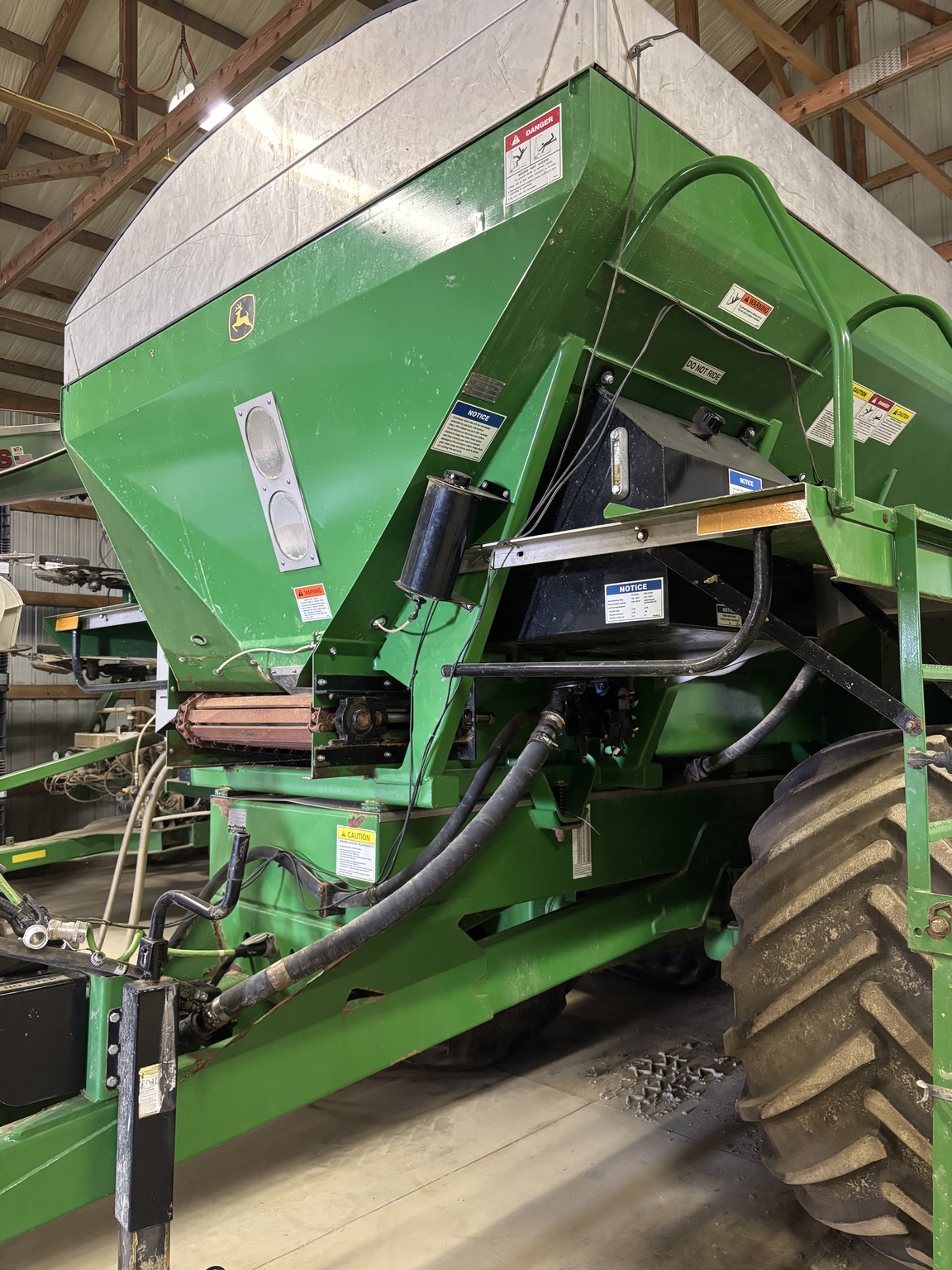 2013 John Deere DN345 Image 2