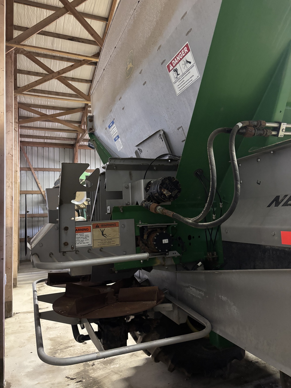 2013 John Deere DN345 Image 6