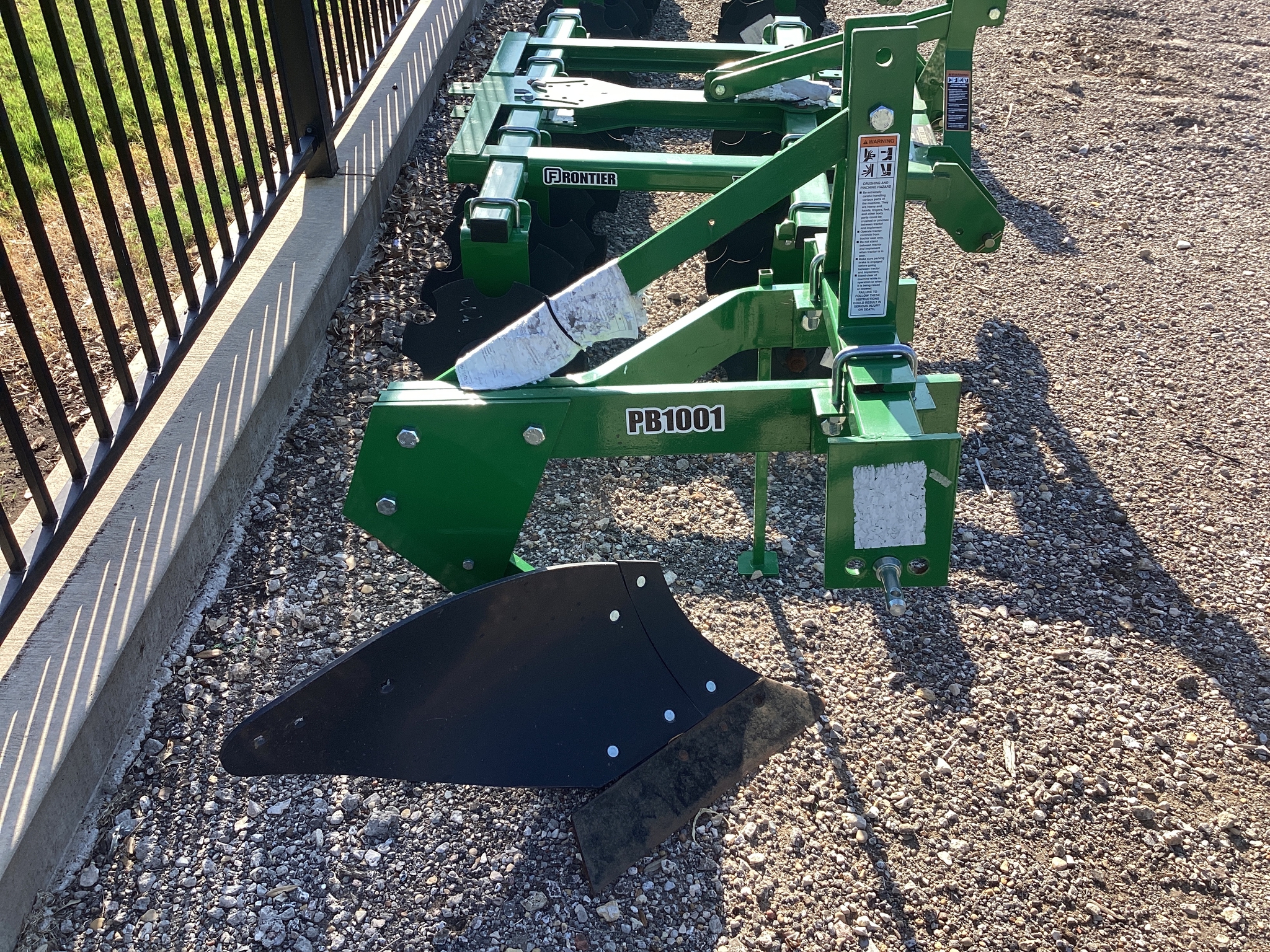 2023 Frontier PB1001 Image 1