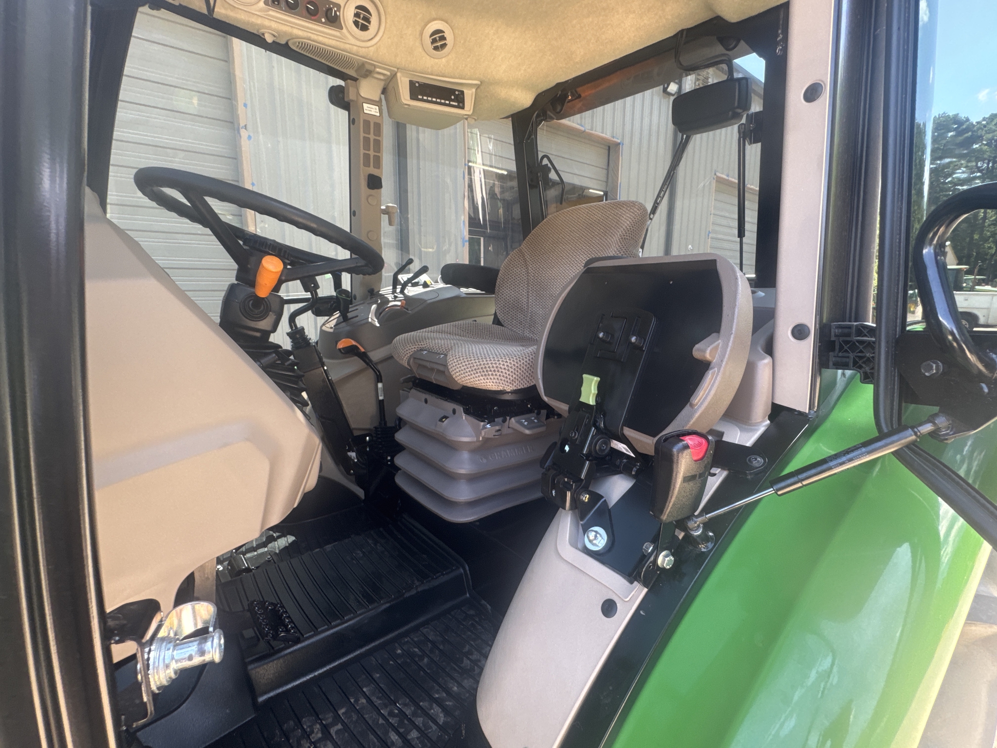 2024 John Deere 5075E Premium CAB Image 19