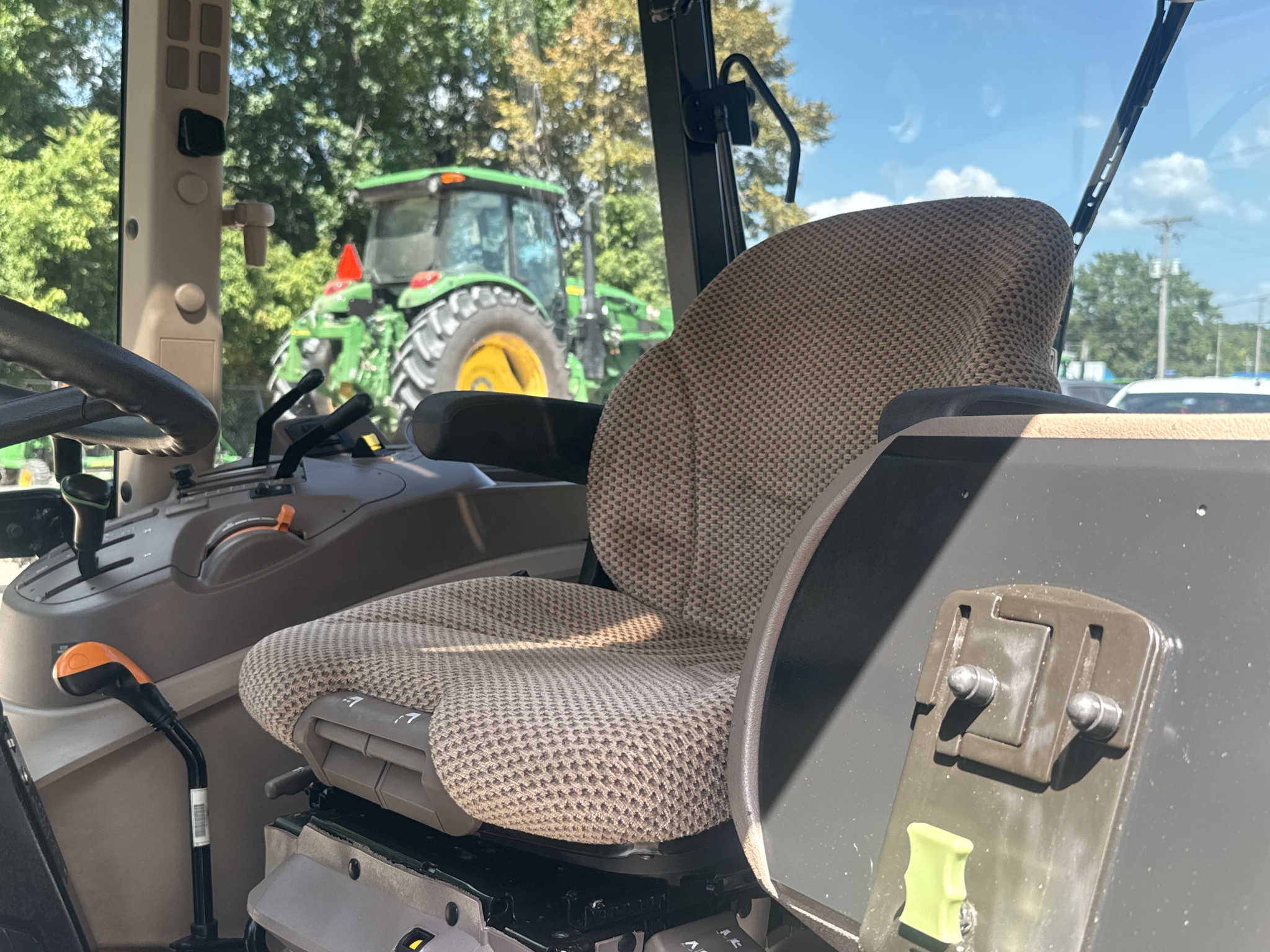 2024 John Deere 5075E Premium CAB Image 24