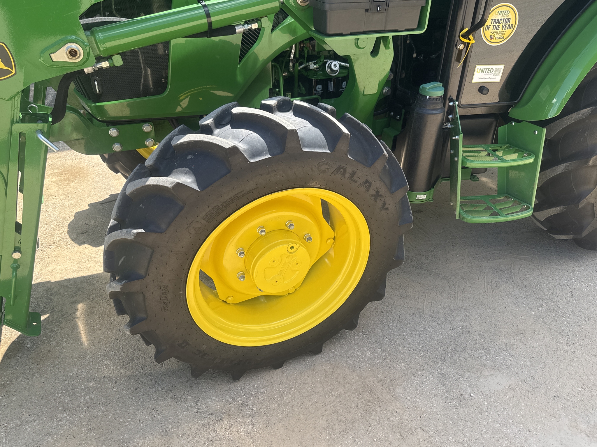 2024 John Deere 5075E Premium CAB Image 28
