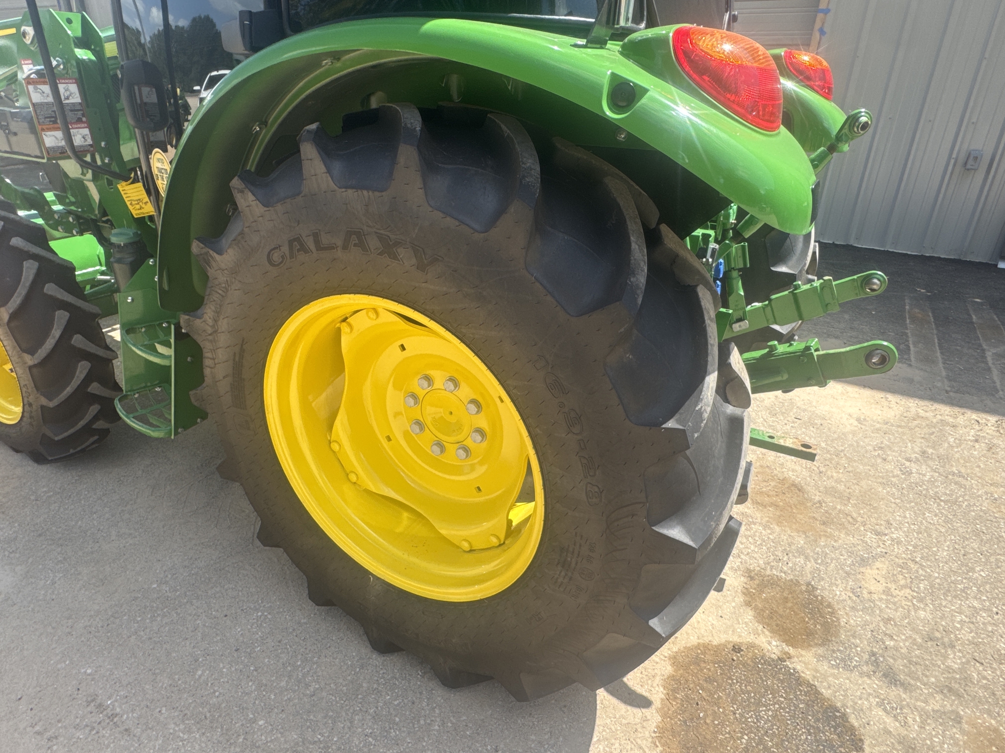 2024 John Deere 5075E Premium CAB Image 30