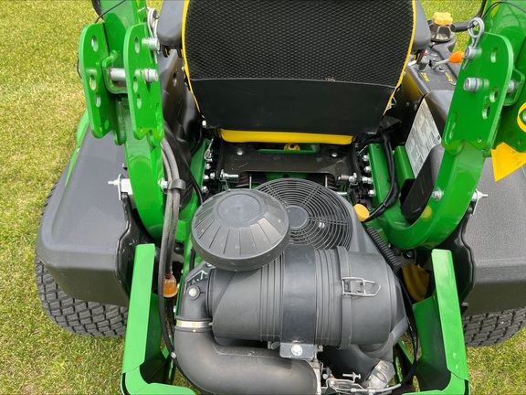 Used 2020 John Deere Z950M Zero Turn Mowers at Horizon Ag & Turf in Edmonton South, AB - Photo10