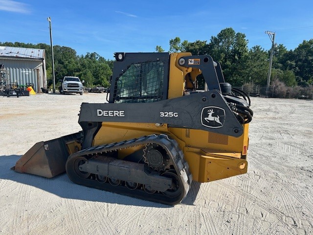 2022 John Deere 325G Image 8