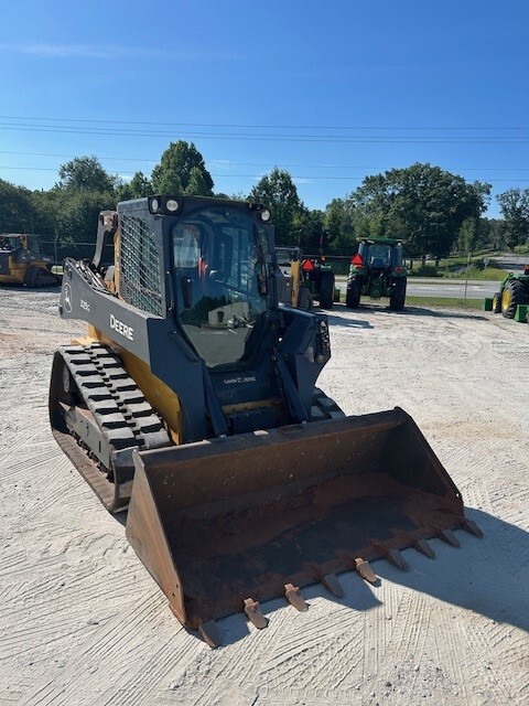 2022 John Deere 325G Image 2