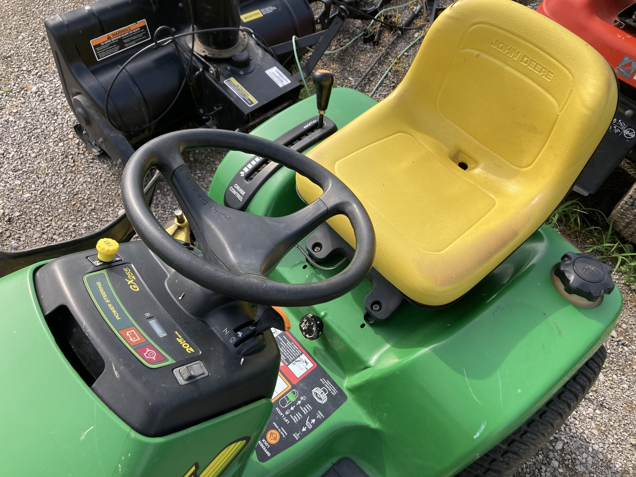 2005 John Deere GX255 Image 6