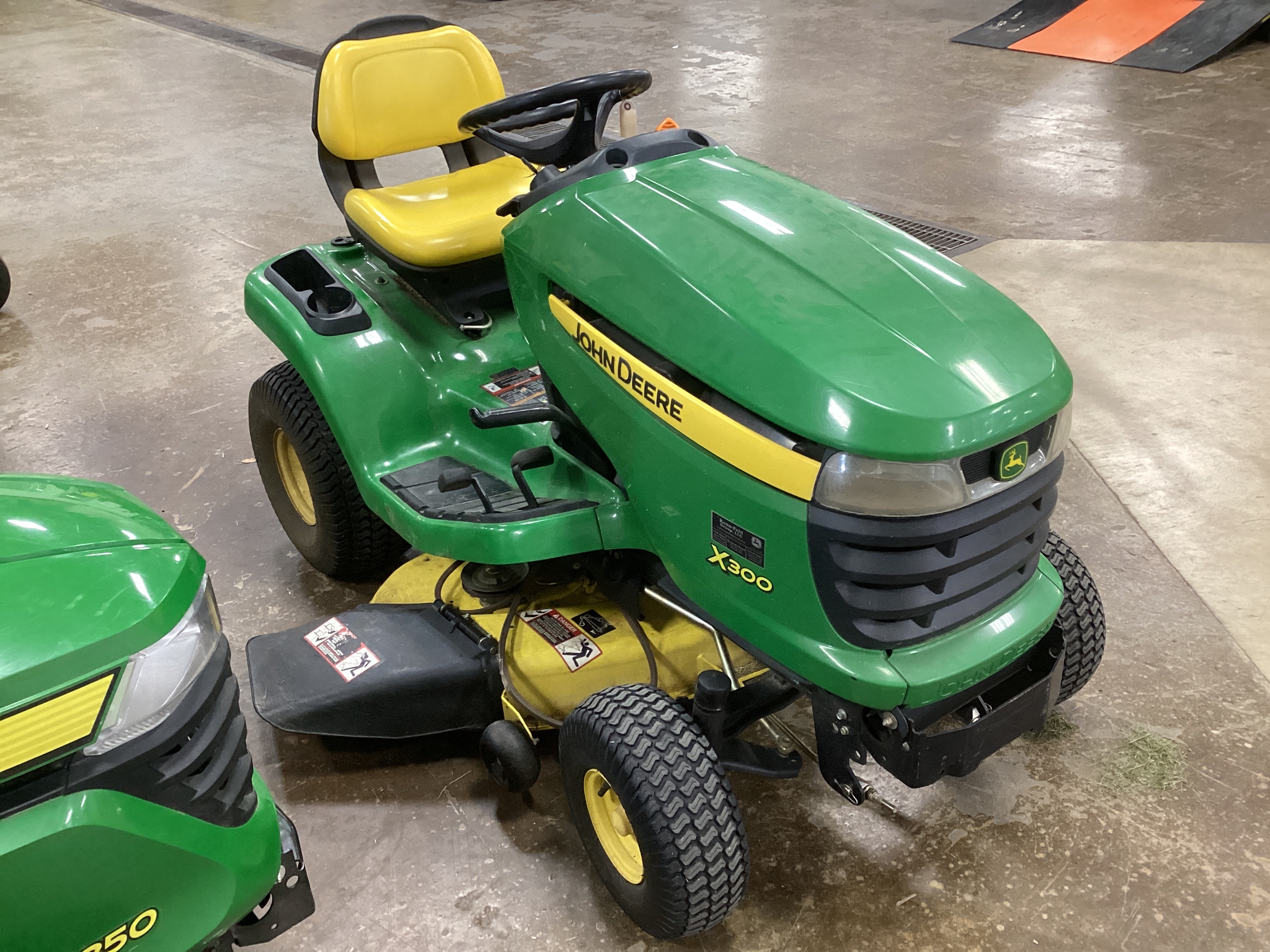 2009 John Deere X300 Image 1