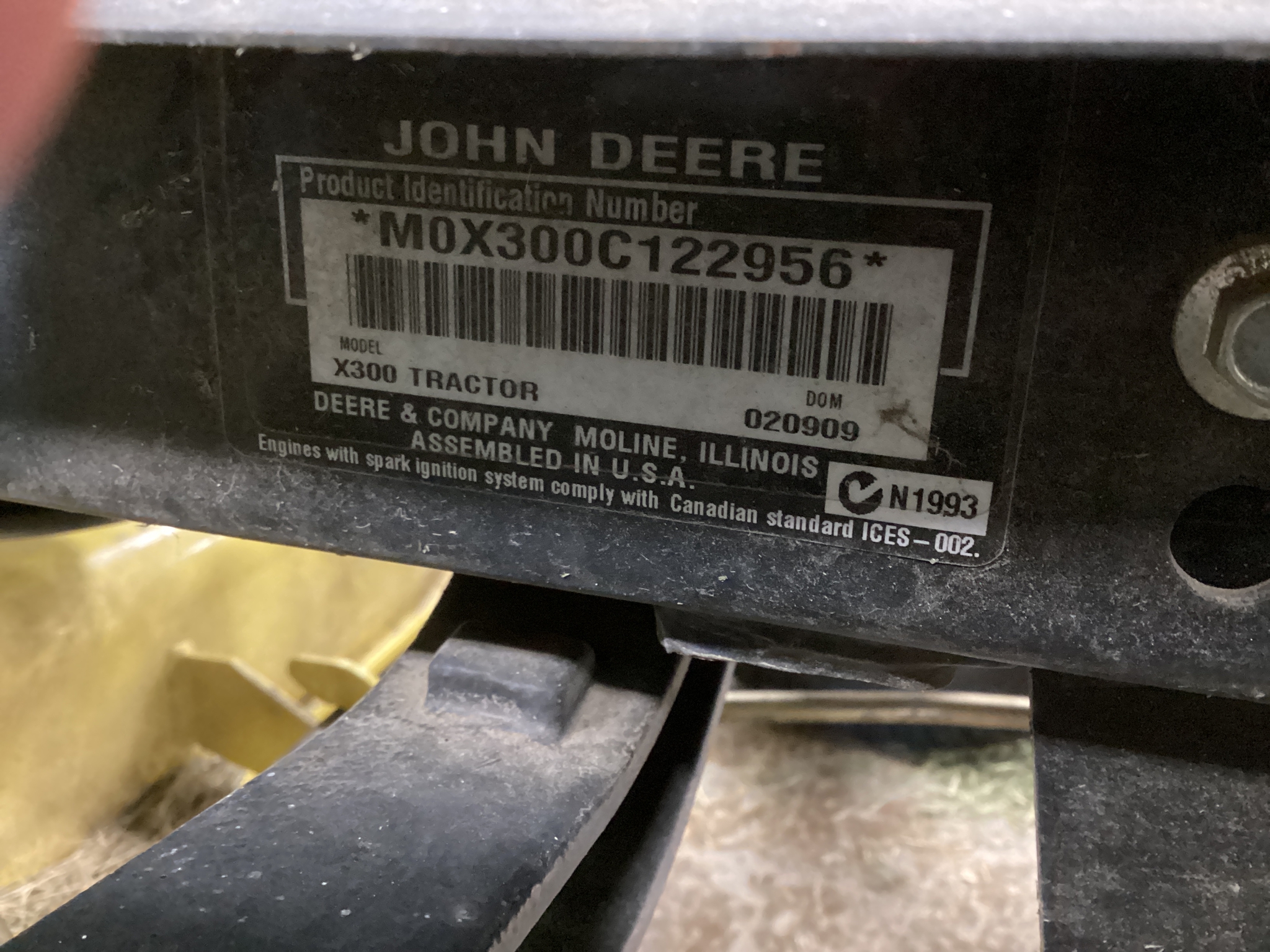 2009 John Deere X300 Image 9