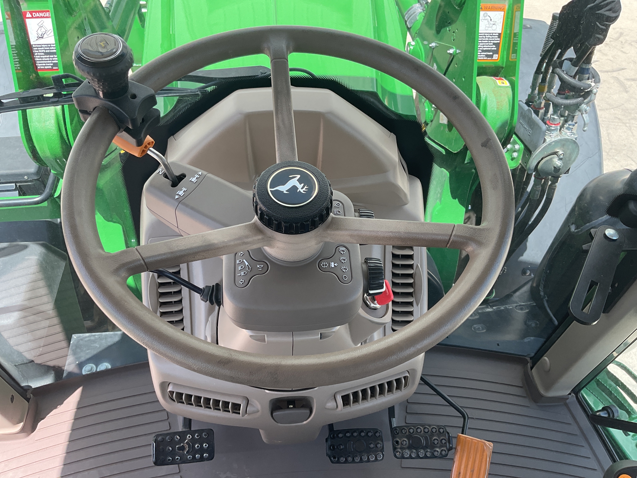 2022 John Deere 6155M Image 10