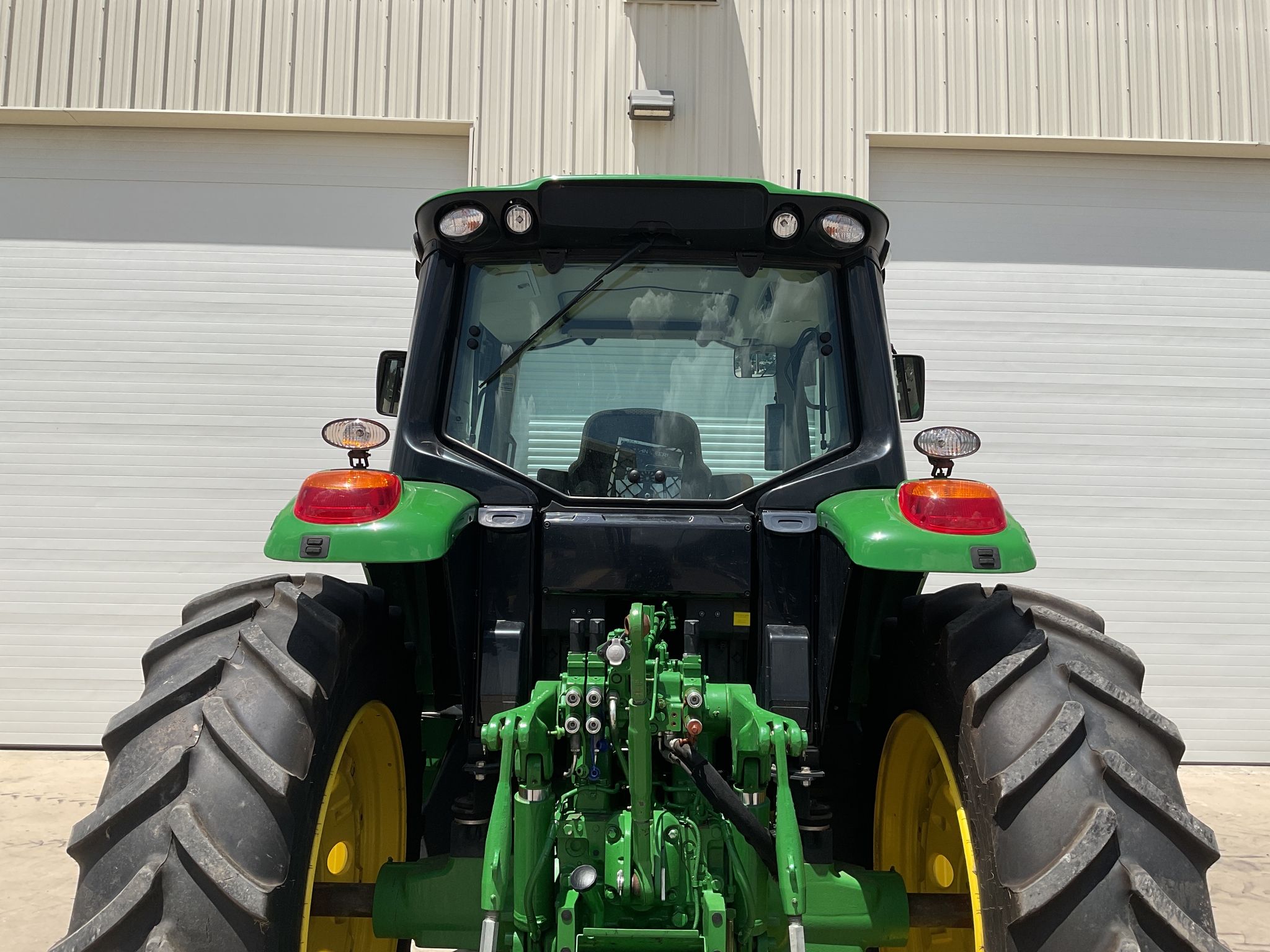 2022 John Deere 6155M Image 4