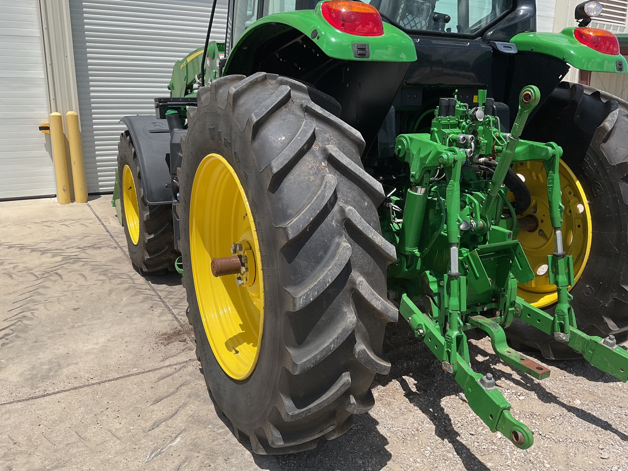 2022 John Deere 6155M Image 17