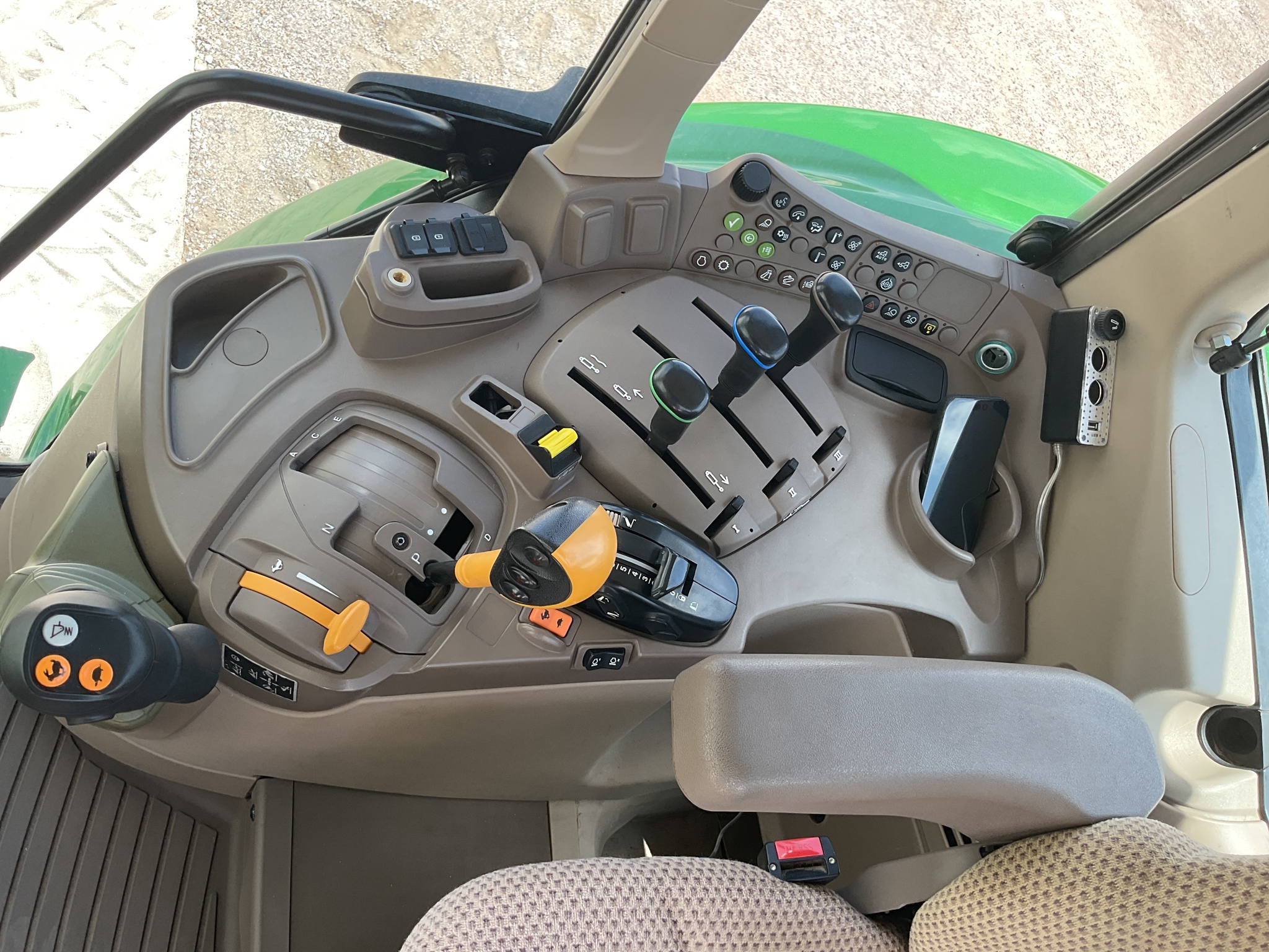 2022 John Deere 6155M Image 7