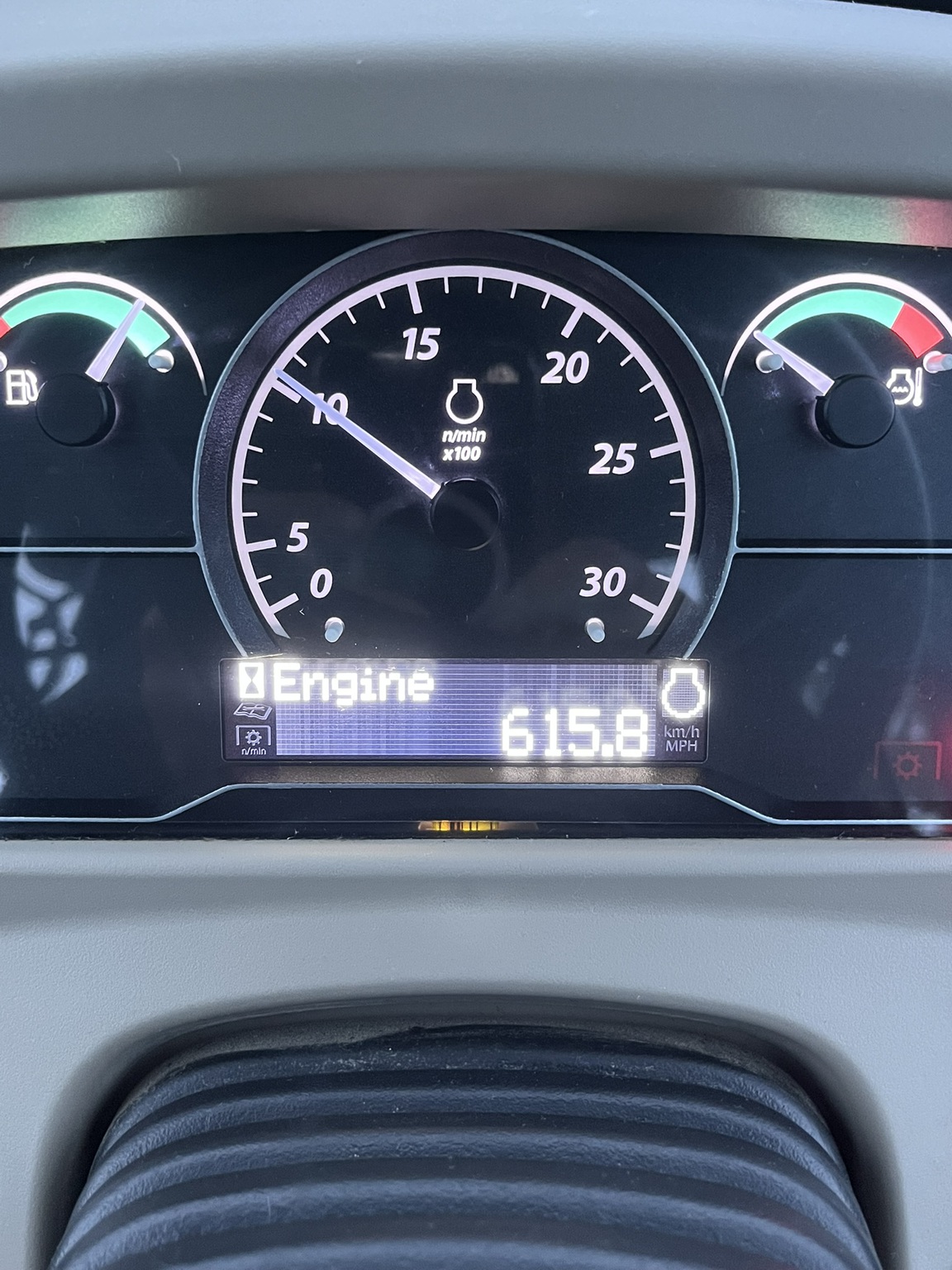 2023 John Deere 3046R Image 5