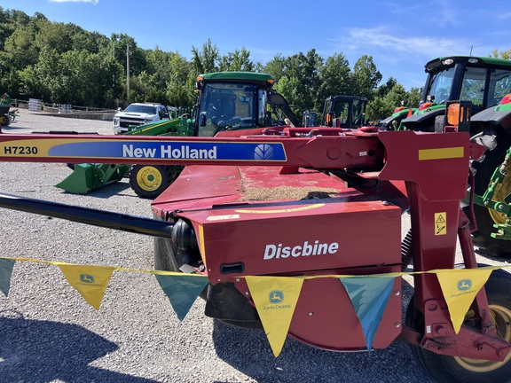 2018 New Holland H7230
