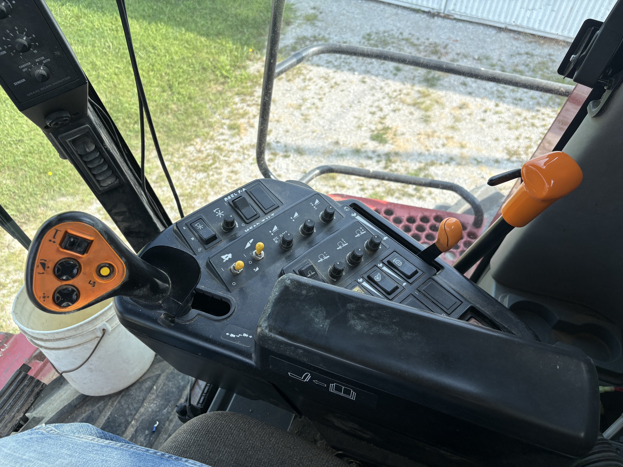 2007 Case IH 2588 Image 32