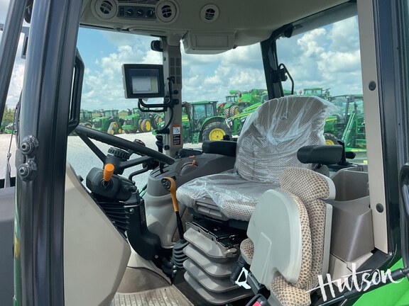 Photo of 2024 John Deere 5105M