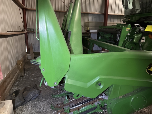 Used 2024 John Deere C6R Corn and Row Crop headers at Koenig Equipment in Anna, OH - Photo3