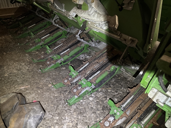 Used 2024 John Deere C6R Corn and Row Crop headers at Koenig Equipment in Anna, OH - Photo6