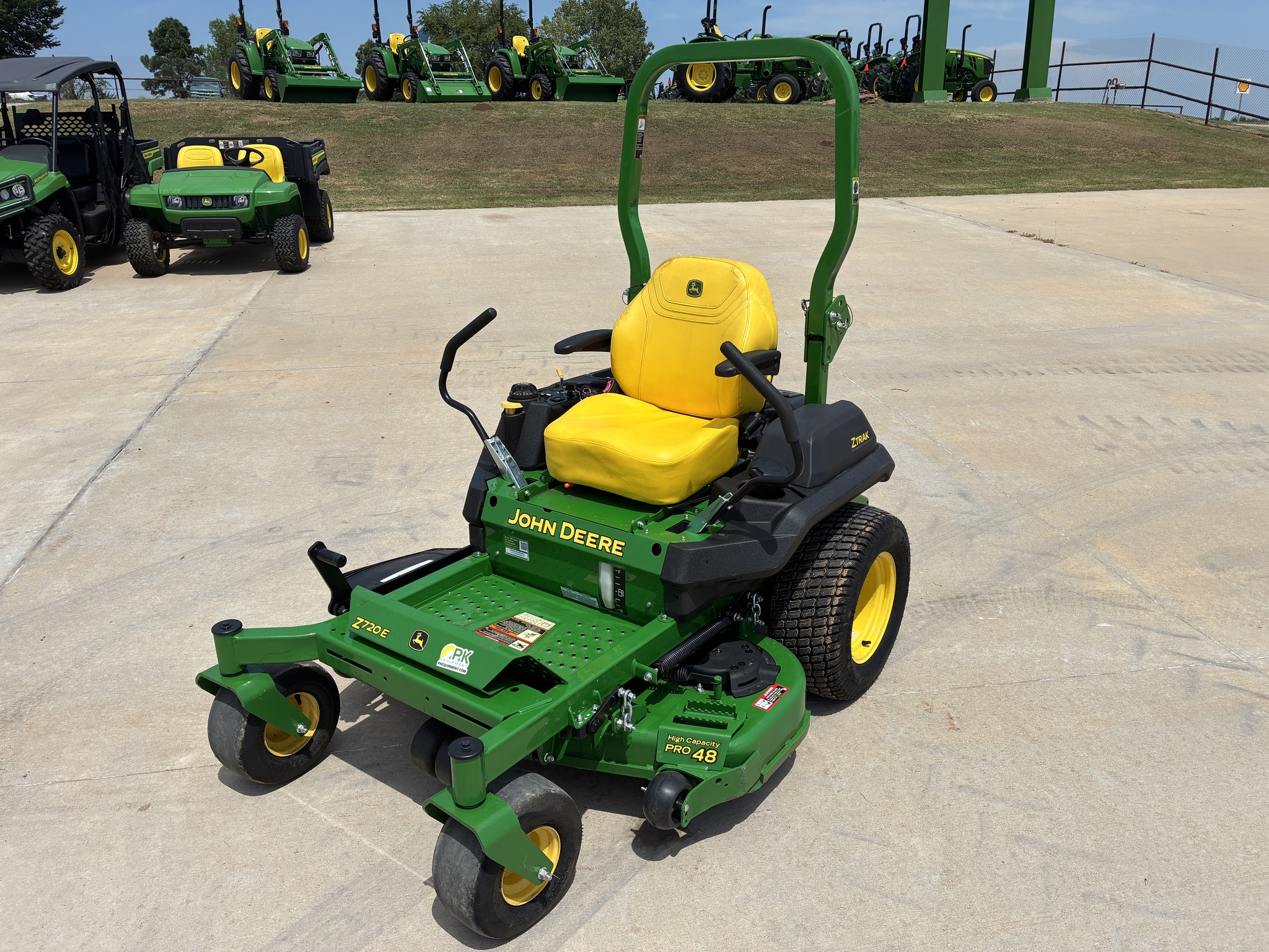 2024 John Deere Z720E Image 1