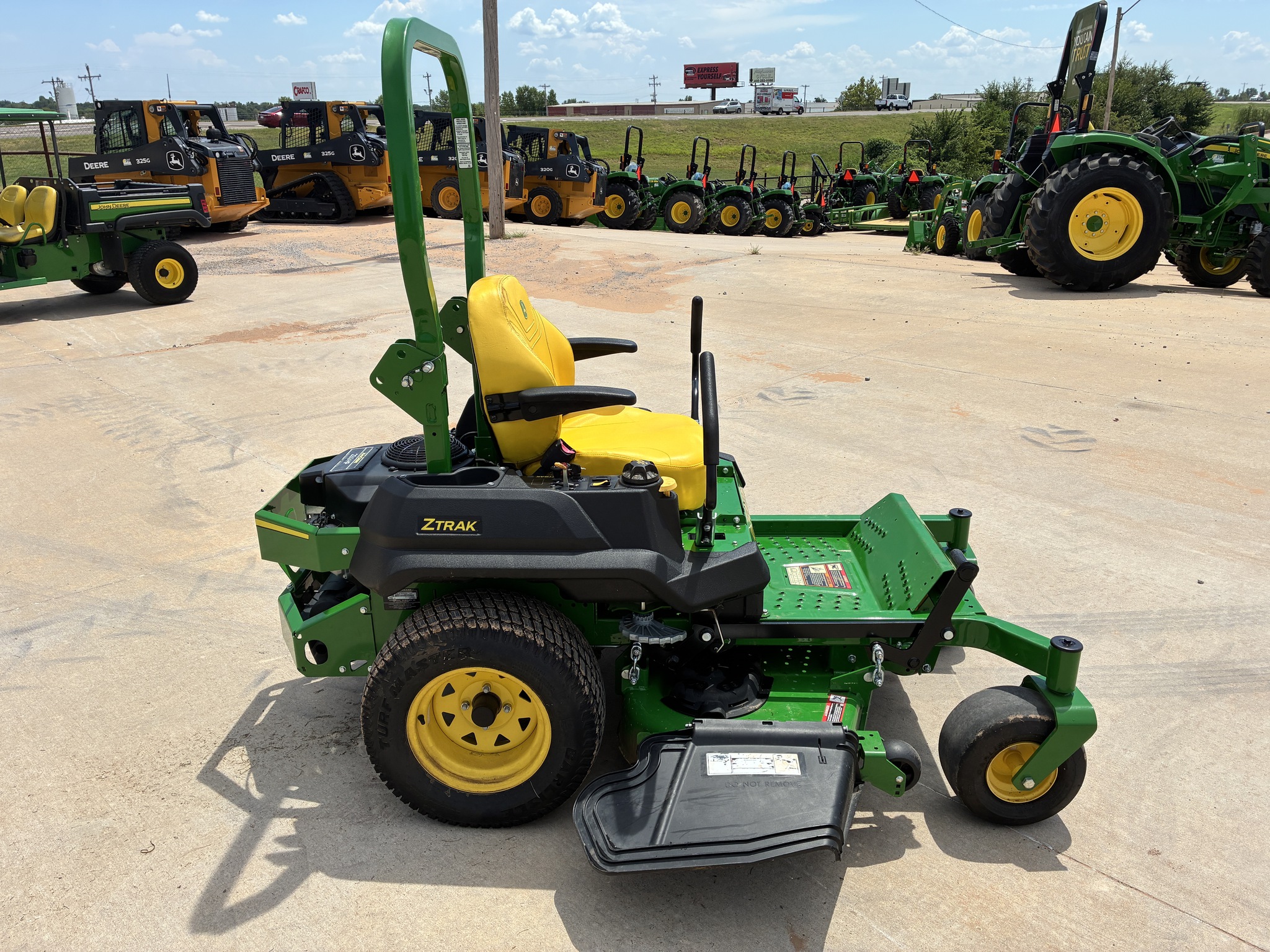 2024 John Deere Z720E Image 6