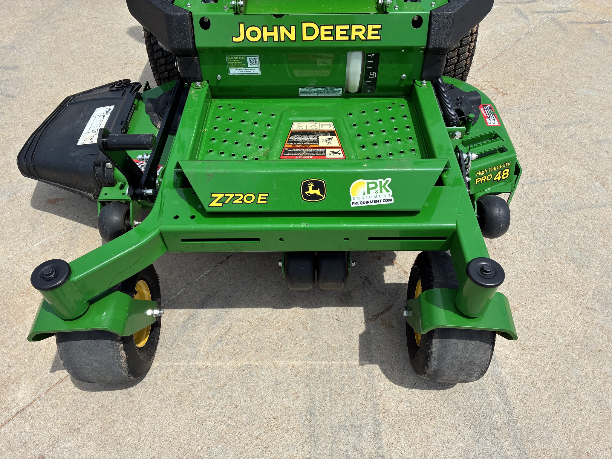 2024 John Deere Z720E Image 9