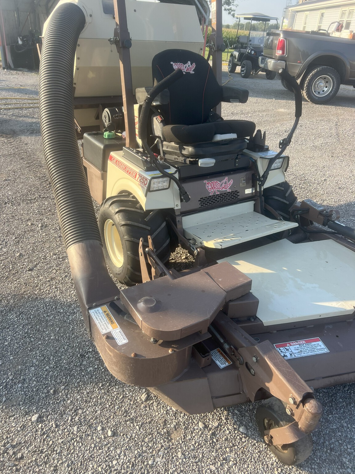2018 Grasshopper 725DT Image 2