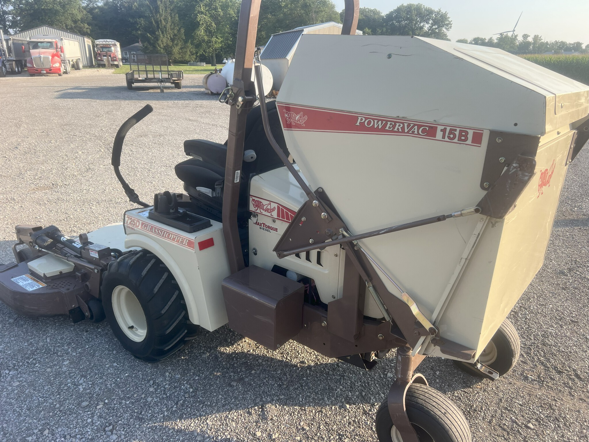 2018 Grasshopper 725DT Image 1